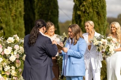 How to transfer a wedding to another celebrant